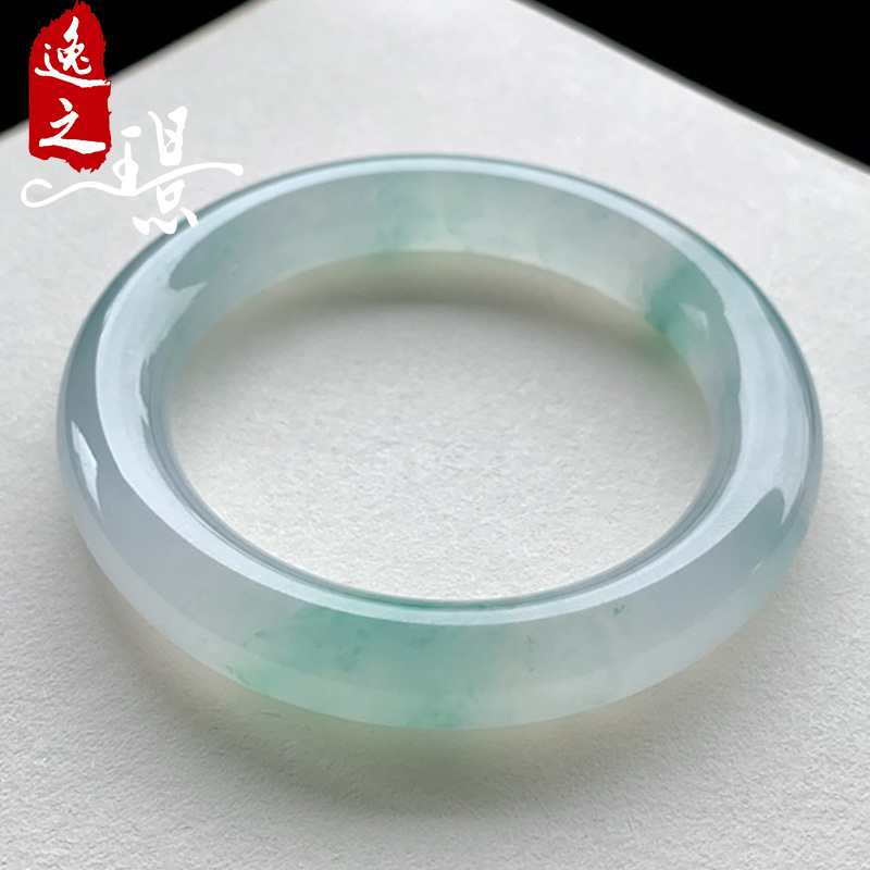 会卡翡翠手镯的特点手镯翡翠专家知识-第1张图片-翡翠网 会卡翡翠手镯的特点手镯翡翠专家知识-第1张图片-翡翠网