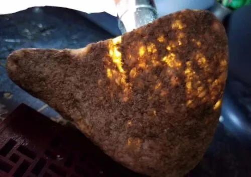 一千多元翡翠原石一千多元的翡翠是a货吗-第4张图片-翡翠网 一千多元翡翠原石一千多元的翡翠是a货吗-第4张图片-翡翠网