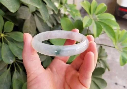 一千多元翡翠原石一千多元的翡翠是a货吗-第5张图片-翡翠网 一千多元翡翠原石一千多元的翡翠是a货吗-第5张图片-翡翠网