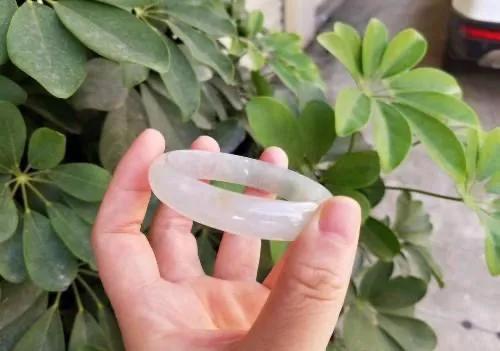 一千多元翡翠原石一千多元的翡翠是a货吗-第6张图片-翡翠网 一千多元翡翠原石一千多元的翡翠是a货吗-第6张图片-翡翠网