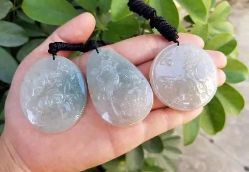 一千多元翡翠原石一千多元的翡翠是a货吗-第7张图片-翡翠网 一千多元翡翠原石一千多元的翡翠是a货吗-第7张图片-翡翠网