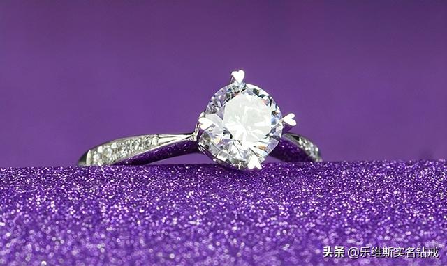 钻戒30分多大,钻戒30分大概多少钱一个-第1张图片-翡翠网 钻戒30分多大,钻戒30分大概多少钱一个-第1张图片-翡翠网