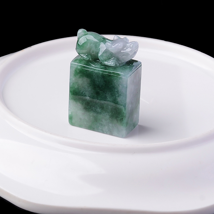 关于翡翠印章价格的信息-第2张图片-翡翠网 关于翡翠印章价格的信息-第2张图片-翡翠网