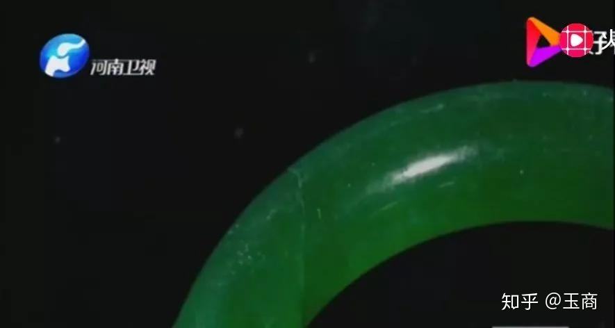 寻宝节目一千翡翠手镯,糯种天空蓝翡翠手镯图片-第1张图片-翡翠网 寻宝节目一千翡翠手镯,糯种天空蓝翡翠手镯图片-第1张图片-翡翠网