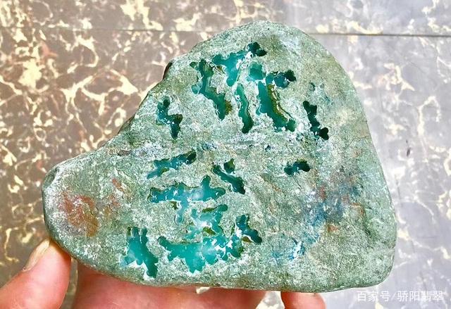 翡翠原石在家怎么处理翡翠原石收藏及保养-第1张图片-翡翠网 翡翠原石在家怎么处理翡翠原石收藏及保养-第1张图片-翡翠网