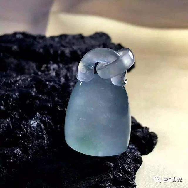 翡翠知识入门教程,翡翠的基本知识大全-第2张图片-翡翠网 翡翠知识入门教程,翡翠的基本知识大全-第2张图片-翡翠网