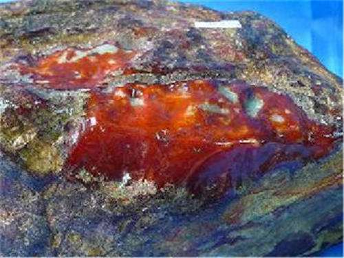 翡翠原石皮壳种类图片黑红皮翡翠原石图片-第2张图片-翡翠网 翡翠原石皮壳种类图片黑红皮翡翠原石图片-第2张图片-翡翠网