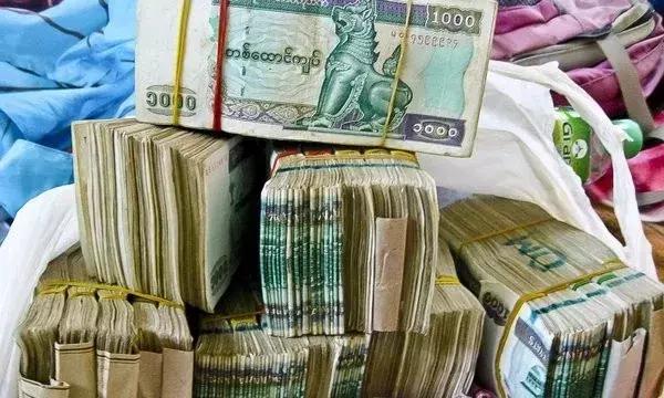 翡翠原石交税翡翠原石怎么辨别场口-第3张图片-翡翠网 翡翠原石交税翡翠原石怎么辨别场口-第3张图片-翡翠网