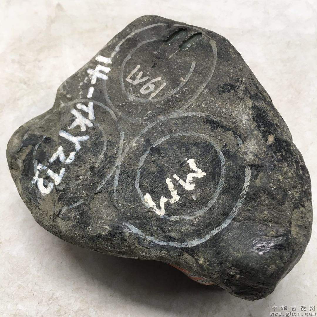 包含黑沙皮翡翠原石的图片的词条-第1张图片-翡翠网 包含黑沙皮翡翠原石的图片的词条-第1张图片-翡翠网