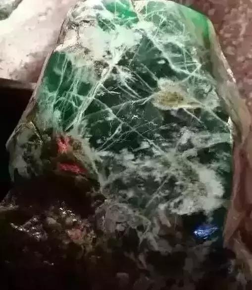 极品翡翠原石翡翠原石手镯绝胜-第7张图片-翡翠网 极品翡翠原石翡翠原石手镯绝胜-第7张图片-翡翠网