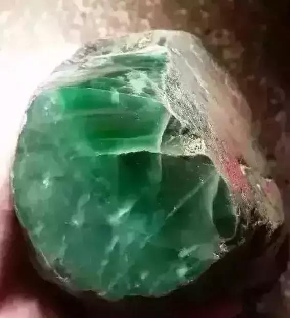 极品翡翠原石翡翠原石手镯绝胜-第8张图片-翡翠网 极品翡翠原石翡翠原石手镯绝胜-第8张图片-翡翠网