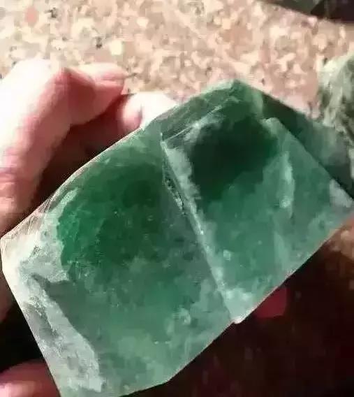 极品翡翠原石翡翠原石手镯绝胜-第9张图片-翡翠网 极品翡翠原石翡翠原石手镯绝胜-第9张图片-翡翠网