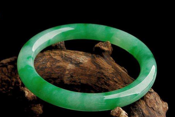 细豆种翡翠价格,细豆种和糯种怎么区分-第2张图片-翡翠网 细豆种翡翠价格,细豆种和糯种怎么区分-第2张图片-翡翠网