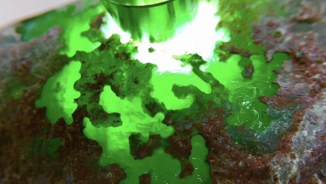 新疆翡翠原石翡翠原石开-第2张图片-翡翠网 新疆翡翠原石翡翠原石开-第2张图片-翡翠网