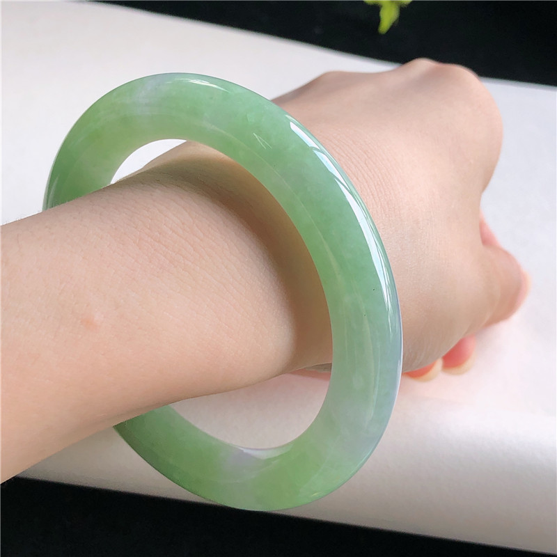 翡翠56圈手镯的简单介绍-第1张图片-翡翠网 翡翠56圈手镯的简单介绍-第1张图片-翡翠网