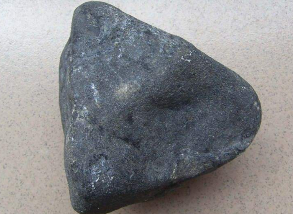 老翡翠原石鉴定翡翠原石鉴定证书-第2张图片-翡翠网 老翡翠原石鉴定翡翠原石鉴定证书-第2张图片-翡翠网