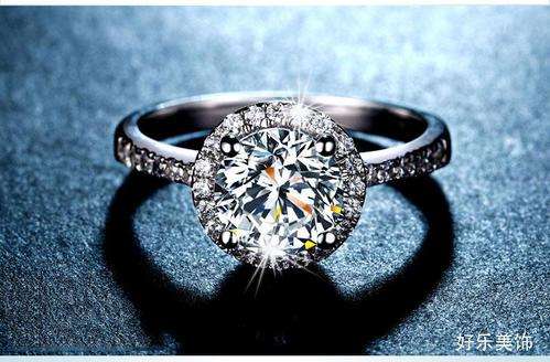 董先生珠宝299买的莫桑钻,莫桑钻一个戒指几百块钱是正品-第2张图片-翡翠网 董先生珠宝299买的莫桑钻,莫桑钻一个戒指几百块钱是正品-第2张图片-翡翠网