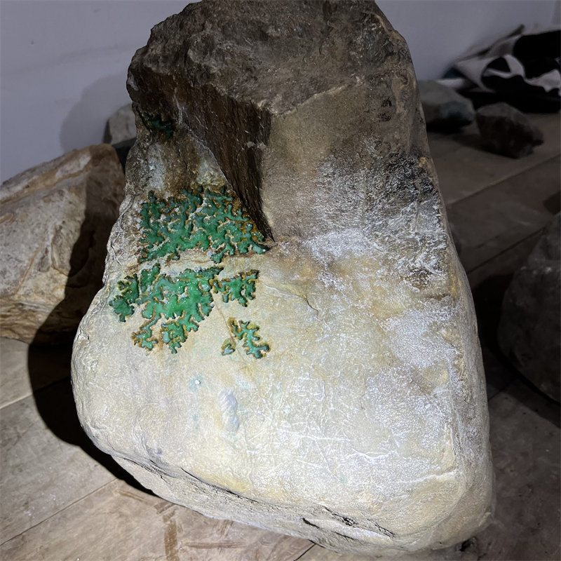 西双版纳岩石玉翡翠原石供应商的简单介绍-第2张图片-翡翠网 西双版纳岩石玉翡翠原石供应商的简单介绍-第2张图片-翡翠网