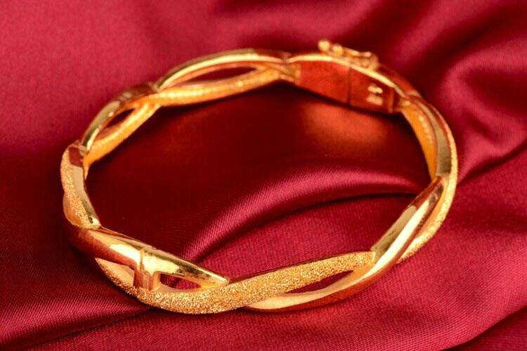 黄金手镯图片,古法黄金手镯图片-第2张图片-翡翠网 黄金手镯图片,古法黄金手镯图片-第2张图片-翡翠网