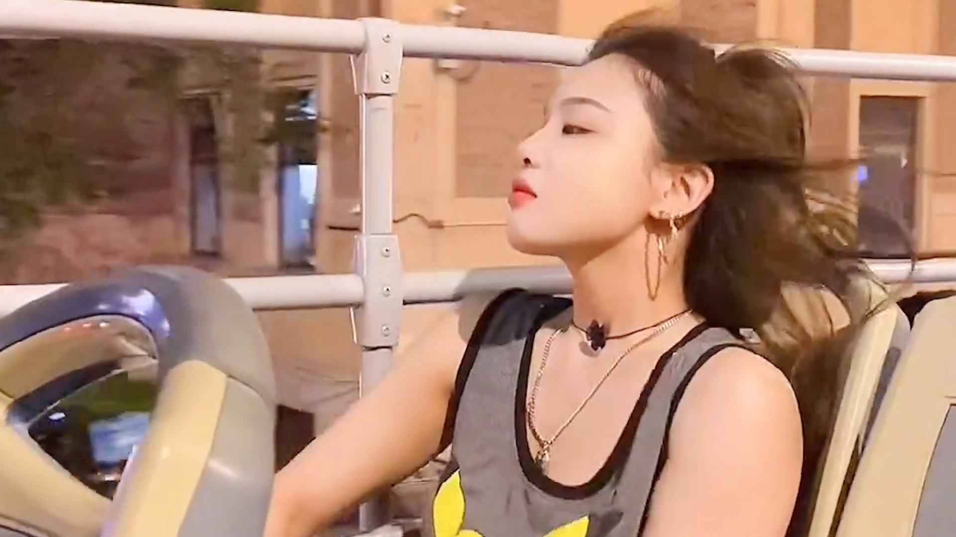 罗小猫直播喝农药视频,网红直播喝农药-第1张图片-翡翠网 罗小猫直播喝农药视频,网红直播喝农药-第1张图片-翡翠网