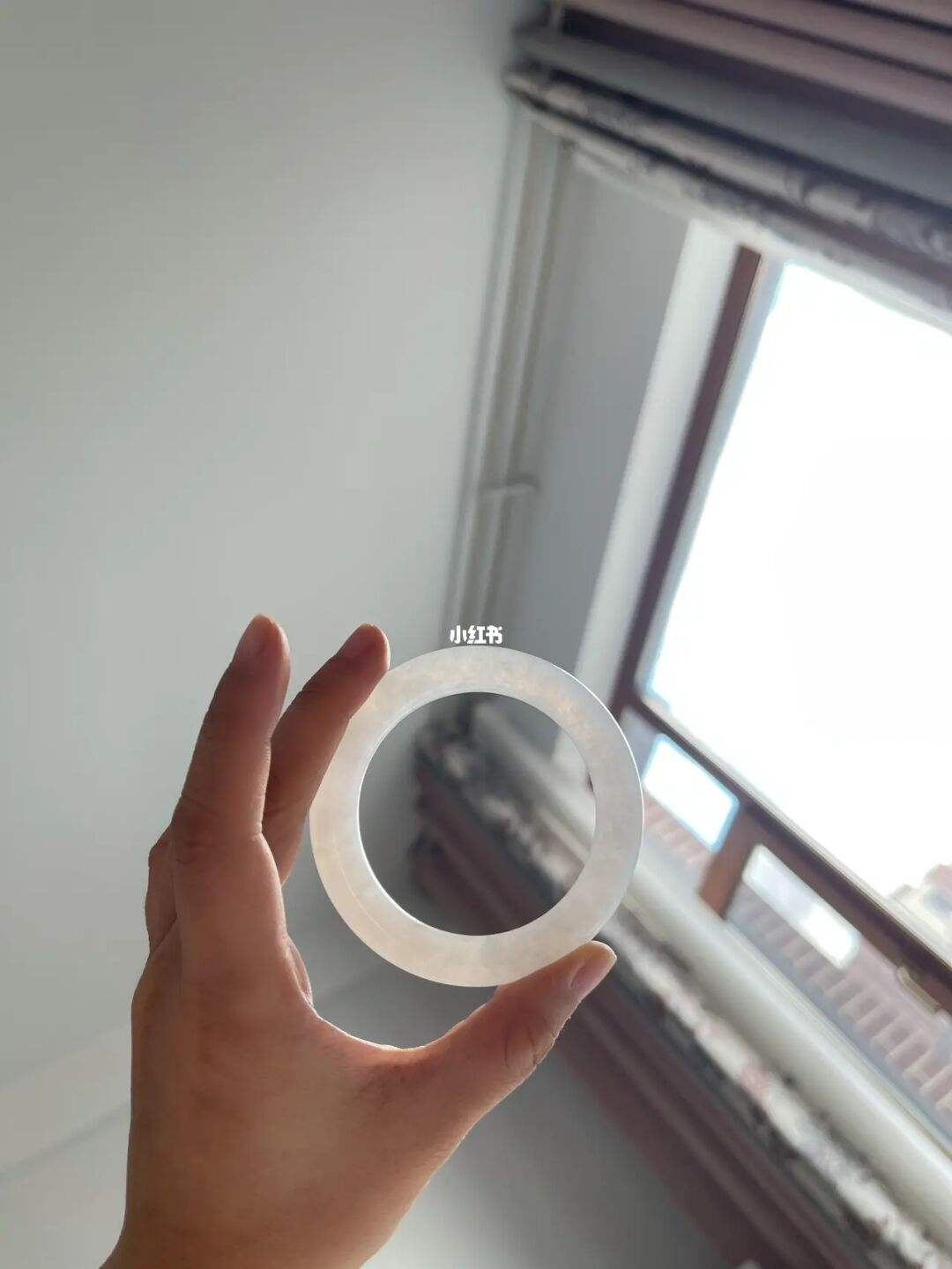 白月光翡翠手镯眼缘一千块能买什么样的翡翠手镯-第1张图片-翡翠网 白月光翡翠手镯眼缘一千块能买什么样的翡翠手镯-第1张图片-翡翠网