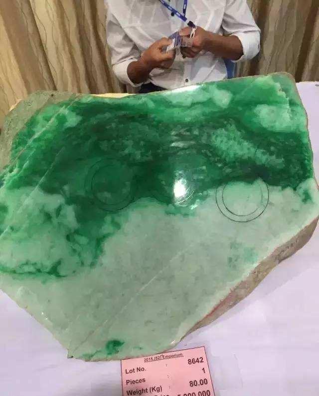 去山上能捡到翡翠原石吗的简单介绍-第2张图片-翡翠网 去山上能捡到翡翠原石吗的简单介绍-第2张图片-翡翠网