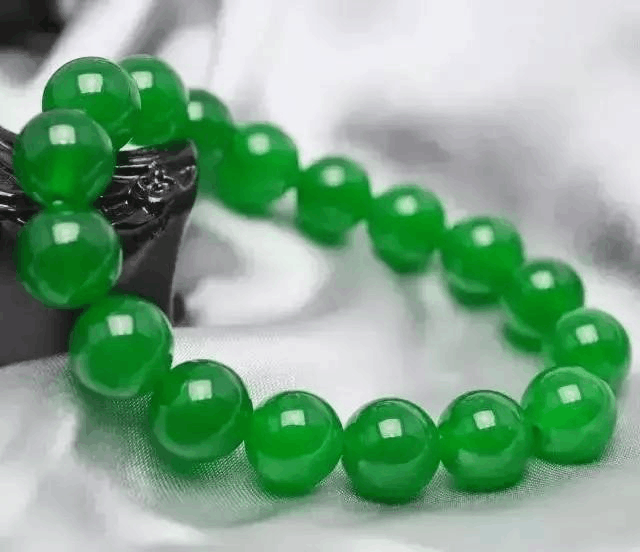 翡翠必懂知识的简单介绍-第1张图片-翡翠网 翡翠必懂知识的简单介绍-第1张图片-翡翠网