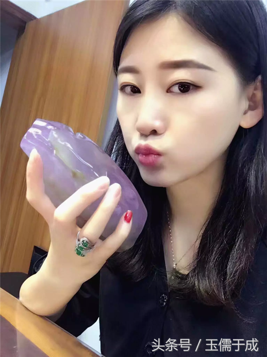 九节翡翠真的存在吗十春九木翡翠原石图片-第6张图片-翡翠网 九节翡翠真的存在吗十春九木翡翠原石图片-第6张图片-翡翠网