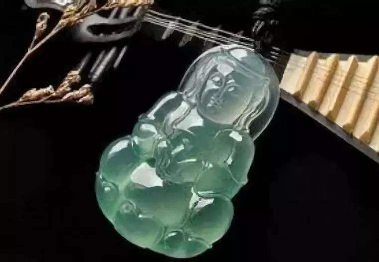 翡翠鉴别最简单最直接的方法翡翠知识讲解视频-第1张图片-翡翠网 翡翠鉴别最简单最直接的方法翡翠知识讲解视频-第1张图片-翡翠网