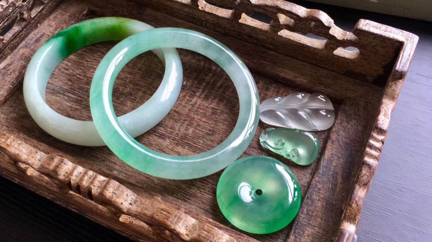 翡翠鉴别最简单最直接的方法翡翠知识讲解视频-第2张图片-翡翠网 翡翠鉴别最简单最直接的方法翡翠知识讲解视频-第2张图片-翡翠网