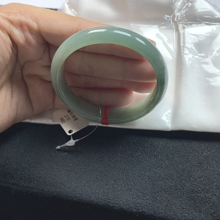 在缅甸300块买了个手镯缅甸莲叶翡翠手镯价格-第2张图片-翡翠网 在缅甸300块买了个手镯缅甸莲叶翡翠手镯价格-第2张图片-翡翠网