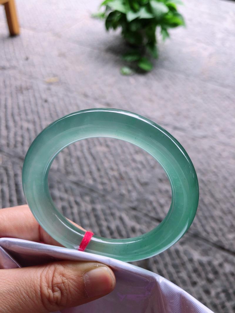 包含翡翠手镯新坑料和老坑料的区别的词条-第2张图片-翡翠网 包含翡翠手镯新坑料和老坑料的区别的词条-第2张图片-翡翠网