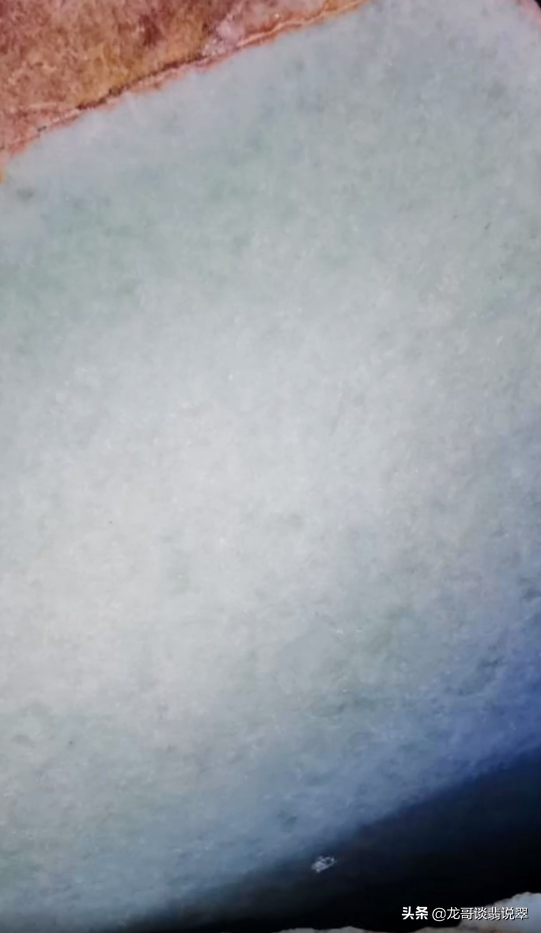 铁翡翠原石铁矿石的特征-第2张图片-翡翠网 铁翡翠原石铁矿石的特征-第2张图片-翡翠网