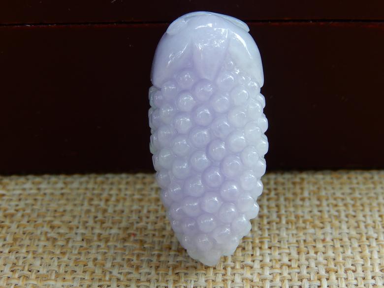 翡翠紫罗兰原石什么样的简单介绍-第1张图片-翡翠网 翡翠紫罗兰原石什么样的简单介绍-第1张图片-翡翠网