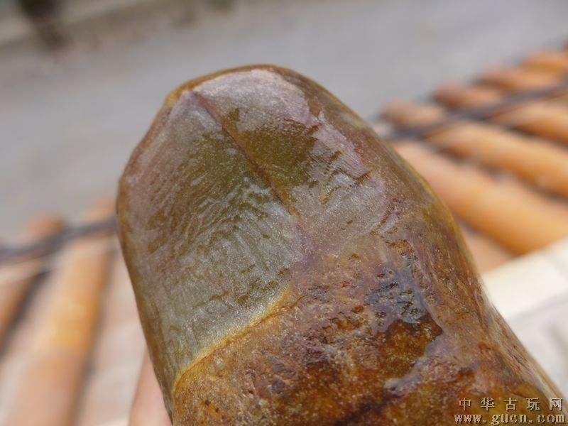 红皮会卡翡翠原石的特点会卡红皮翡翠原石-第1张图片-翡翠网 红皮会卡翡翠原石的特点会卡红皮翡翠原石-第1张图片-翡翠网