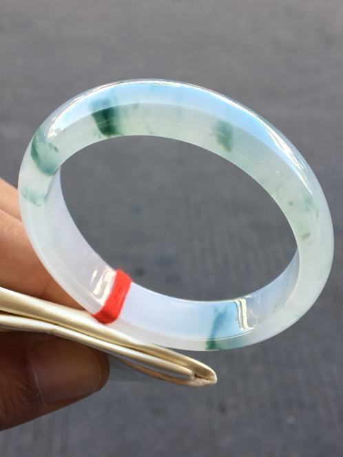 冰糯种飘花翡翠值得收藏吗,翡翠糯冰飘花价格-第1张图片-翡翠网 冰糯种飘花翡翠值得收藏吗,翡翠糯冰飘花价格-第1张图片-翡翠网