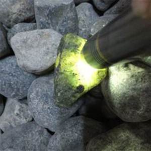 黑皮木那翡翠原石价格的简单介绍-第1张图片-翡翠网 黑皮木那翡翠原石价格的简单介绍-第1张图片-翡翠网