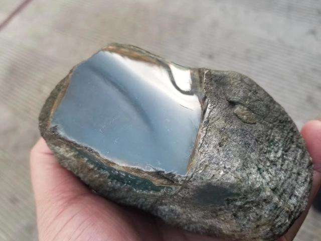 翡翠原石蜂窝翡翠原石种老种嫩怎么看-第2张图片-翡翠网 翡翠原石蜂窝翡翠原石种老种嫩怎么看-第2张图片-翡翠网