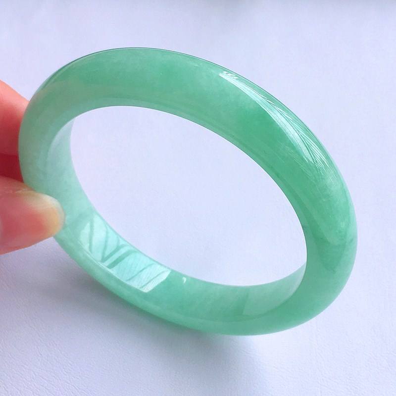 翡翠手镯豆种价格的简单介绍-第2张图片-翡翠网 翡翠手镯豆种价格的简单介绍-第2张图片-翡翠网