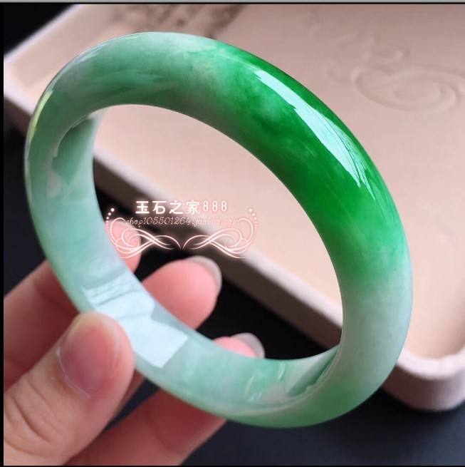 翡翠冰种玉手镯冰种翡翠手镯市场价格-第1张图片-翡翠网 翡翠冰种玉手镯冰种翡翠手镯市场价格-第1张图片-翡翠网