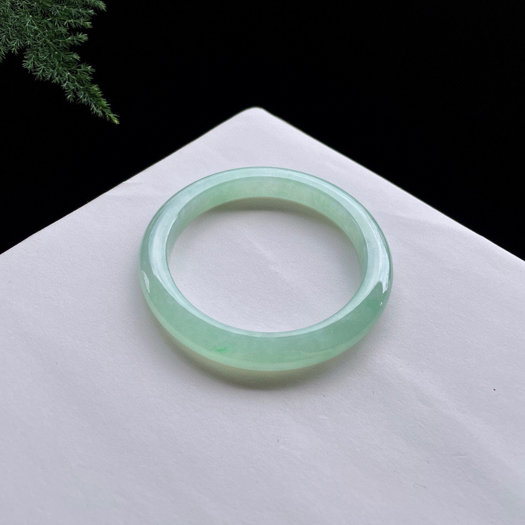 翡翠冰种玉手镯冰种翡翠手镯市场价格-第2张图片-翡翠网 翡翠冰种玉手镯冰种翡翠手镯市场价格-第2张图片-翡翠网