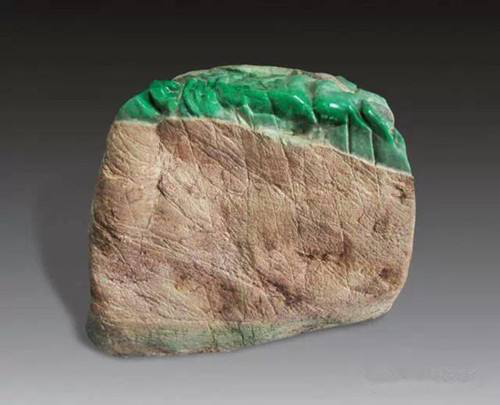 翡翠在水里泡了一年翡翠原石可以人造吗-第3张图片-翡翠网 翡翠在水里泡了一年翡翠原石可以人造吗-第3张图片-翡翠网