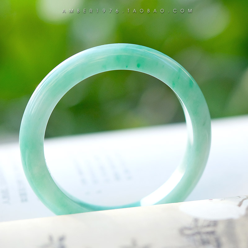 豆种翡翠玉镯价格与图片豆地翡翠手镯价钱-第2张图片-翡翠网 豆种翡翠玉镯价格与图片豆地翡翠手镯价钱-第2张图片-翡翠网