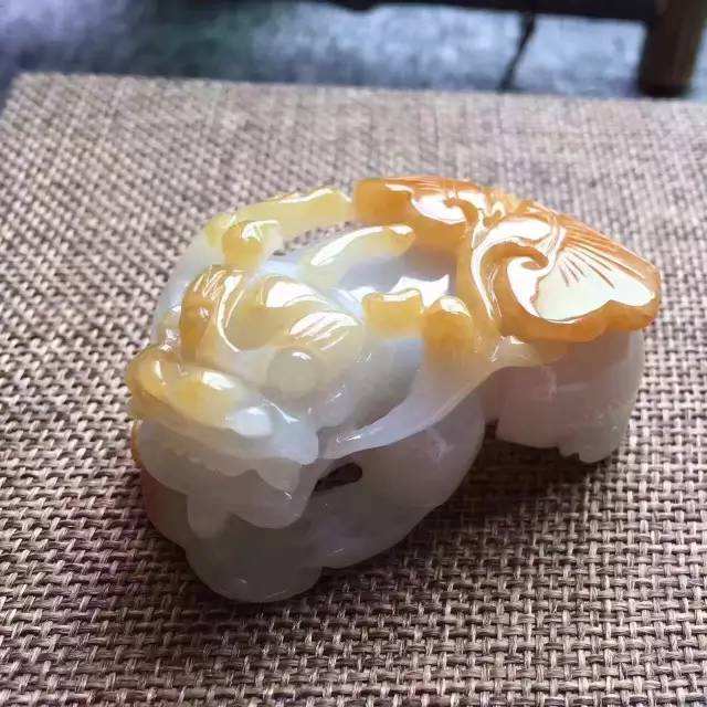 关于翡翠需了解的知识翡翠的原石基本知识大全-第1张图片-翡翠网 关于翡翠需了解的知识翡翠的原石基本知识大全-第1张图片-翡翠网