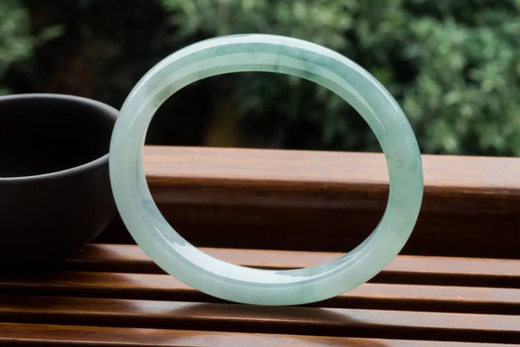 包含翡翠手镯图片大全价多少钱的词条-第1张图片-翡翠网 包含翡翠手镯图片大全价多少钱的词条-第1张图片-翡翠网