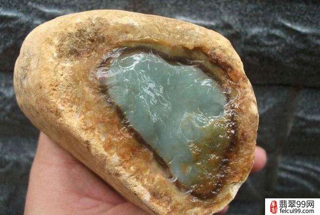 什么场口的翡翠原石皮最厚,翡翠原石皮壳厚是不是种就老-第1张图片-翡翠网 什么场口的翡翠原石皮最厚,翡翠原石皮壳厚是不是种就老-第1张图片-翡翠网