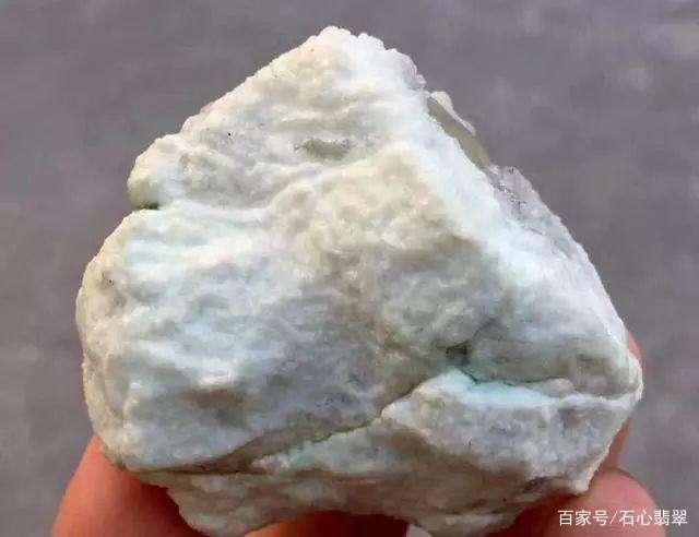 什么场口的翡翠原石皮最厚,翡翠原石皮壳厚是不是种就老-第2张图片-翡翠网 什么场口的翡翠原石皮最厚,翡翠原石皮壳厚是不是种就老-第2张图片-翡翠网