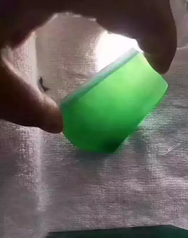 帝王绿翡翠价格多少及图片翡翠帝王绿每克价格-第8张图片-翡翠网 帝王绿翡翠价格多少及图片翡翠帝王绿每克价格-第8张图片-翡翠网