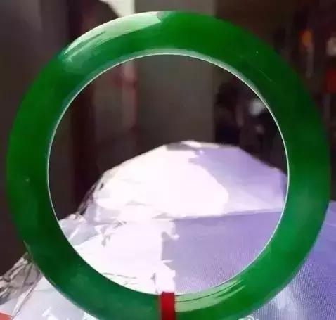 帝王绿翡翠价格多少及图片翡翠帝王绿每克价格-第23张图片-翡翠网 帝王绿翡翠价格多少及图片翡翠帝王绿每克价格-第23张图片-翡翠网