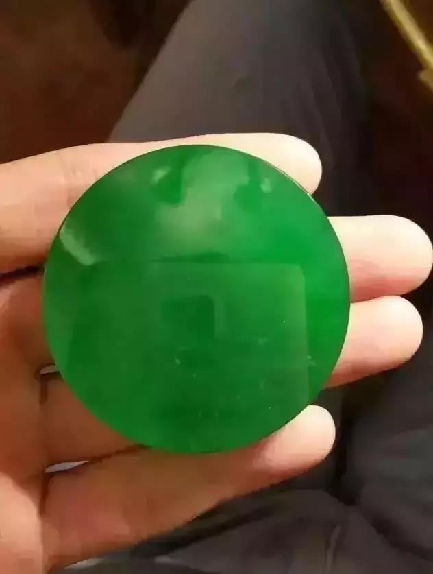 帝王绿翡翠价格多少及图片翡翠帝王绿每克价格-第25张图片-翡翠网 帝王绿翡翠价格多少及图片翡翠帝王绿每克价格-第25张图片-翡翠网
